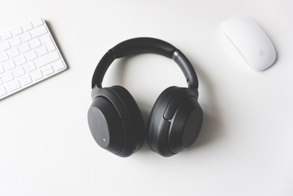 Marla Studio One over-ear headphones